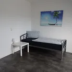 1 Monteurwohnung Messewohnung Bis 8 Personen Langenhagen Berliner Allee I Og
