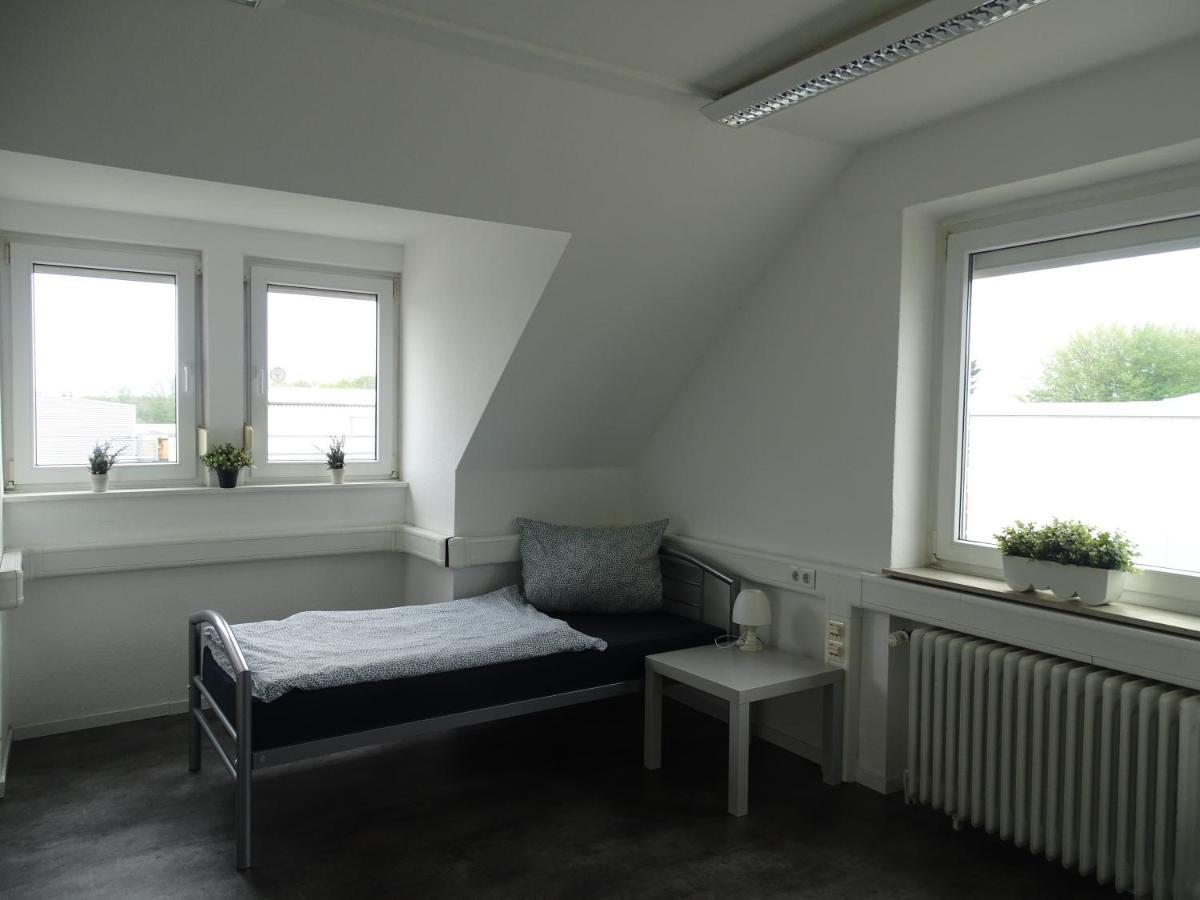 Apartment 1 Monteurwohnung Messewohnung Bis 8 Personen Langenhagen Berliner Allee I Og